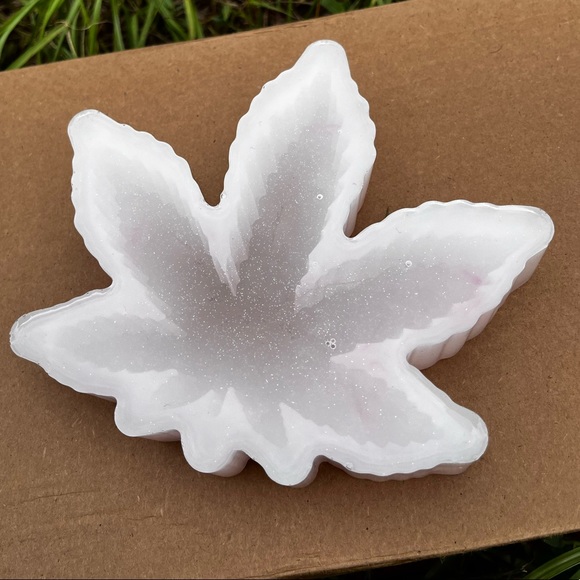 Resin Ash Tray - Picture 4 of 4